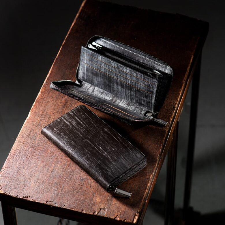 ゴーストタウン・シールドマシンはオークバークを使用した大型セパレート長財布