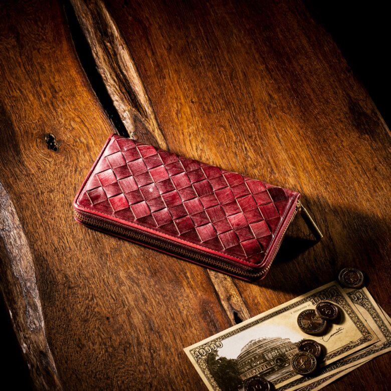 ザオークバーク・ドレッドノートは網目状に織り込んだラウンドジップ長財布