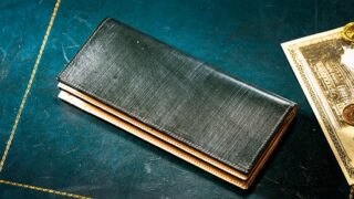 【超人気】ブライドル・インペリアルパースは英国のブライドルレザーを使用したオーソドックスな二つ折り長財布