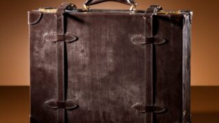 【人気】ブライドル・ロイヤルヒースローは英国のブライドルレザーを使用した大型アタッシュケース（旅行鞄）