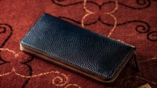 【人気】ロッソピエトラ・ラウンド長財布はロッソピエトラを使用したラウンドジップ長財布